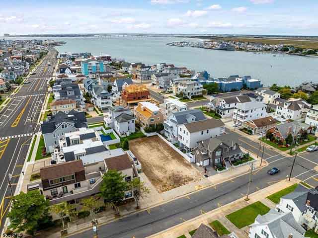 4 S 27th - , LONGPORT