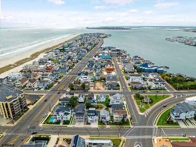 4 S 27th - , LONGPORT