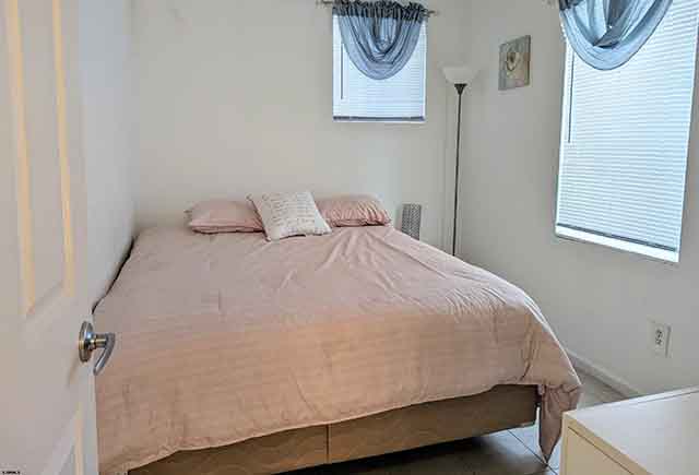 1 1/2 N Newport - , VENTNOR CITY