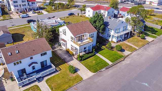 207 E Plaza Pl - , PLEASANTVILLE