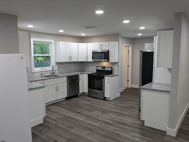 2406  Oslo - , MAYS LANDING