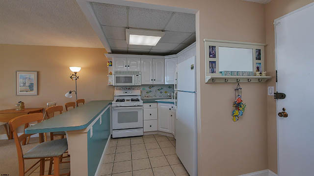 9400  Atlantic - , MARGATE CITY